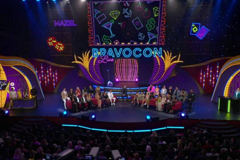 background BravoCon Live with Andy Cohen