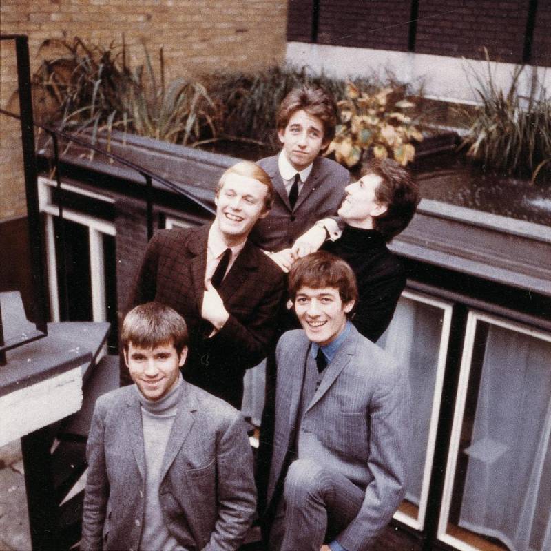 background British Invasion: The Hollies - Look Through Any Window