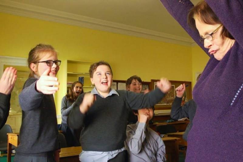 background 2Doc: School Life
