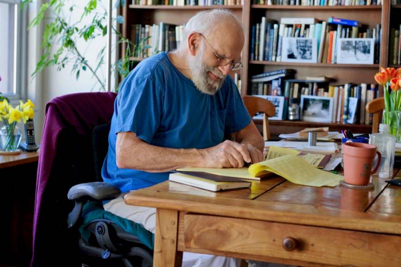 background Oliver Sacks: His Own Life