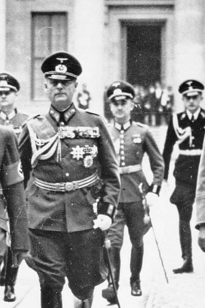 Hitler: Uncovering His Fatal Obsession