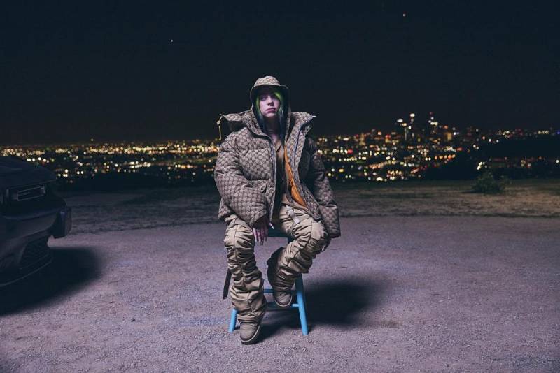 background Billie Eilish: The World's A Little Blurry