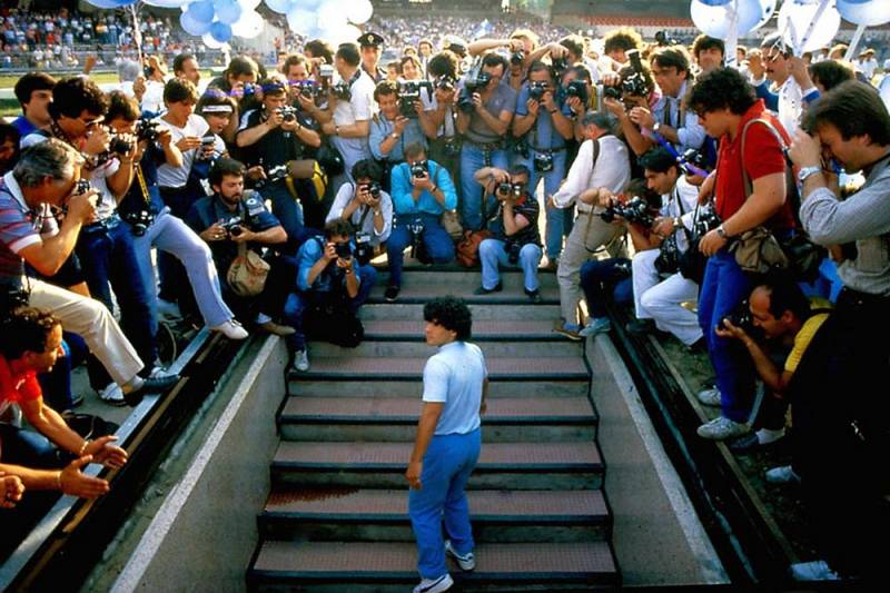background Maradona