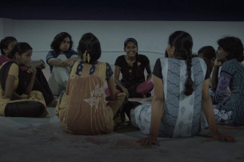 background Girls of Paadhai