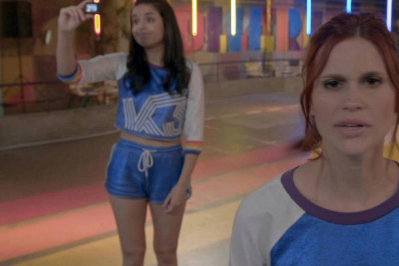 background K3 Roller Disco Club