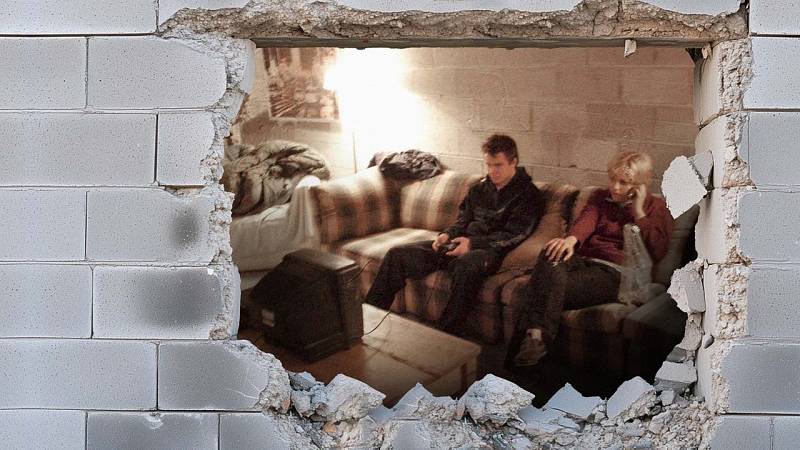 background Secret Mall Apartment