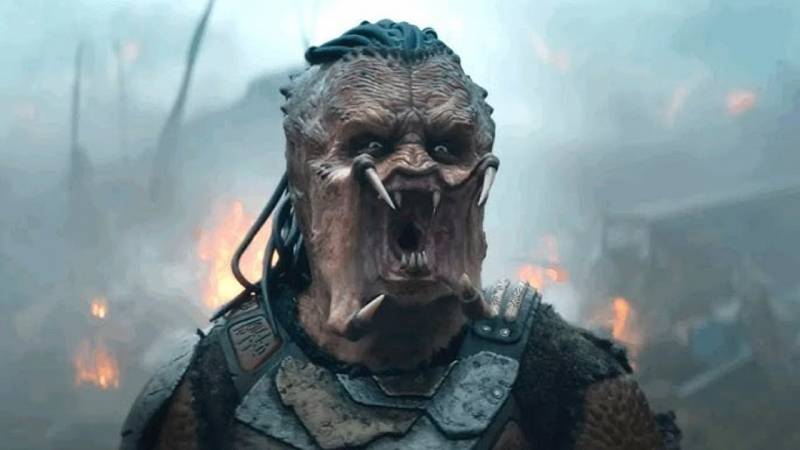 background Predator: Badlands