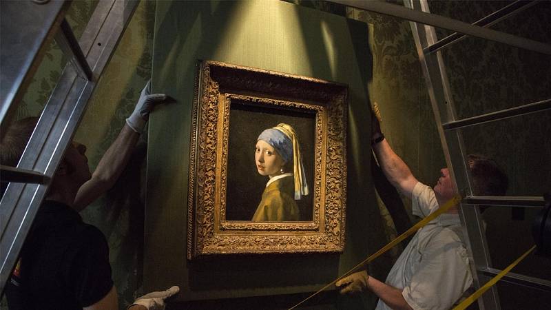 background Vermeer – The Greatest Exhibition