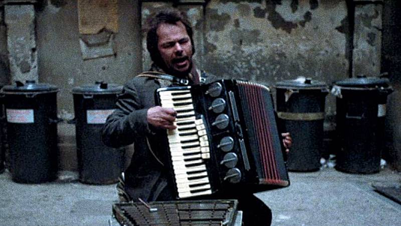 background Stroszek