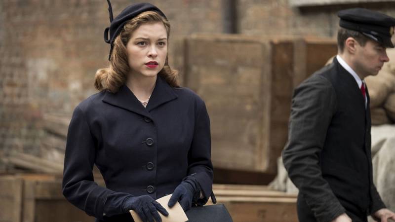 background Red Joan