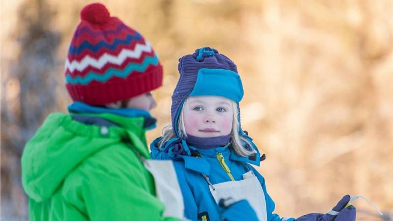 background Casper en Emma op wintersport