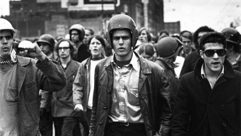 background The Weather Underground