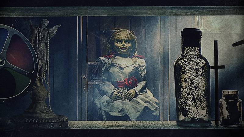 background Annabelle Comes Home