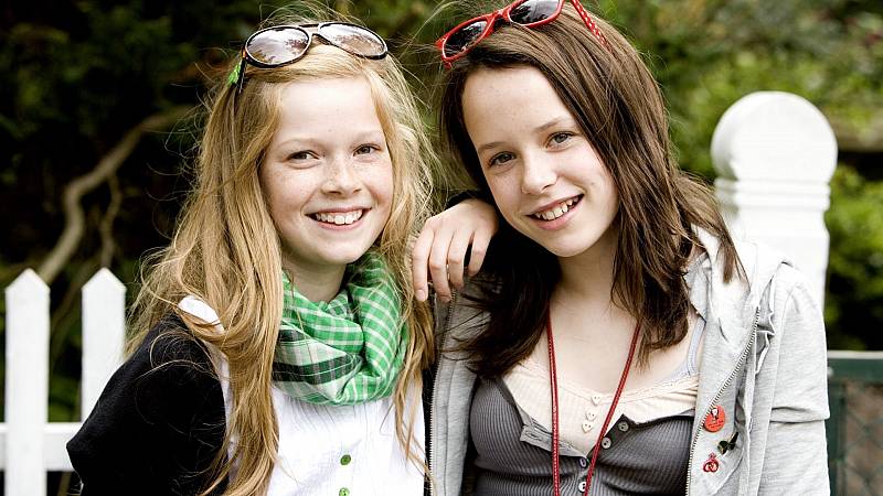 background Karla og Katrine