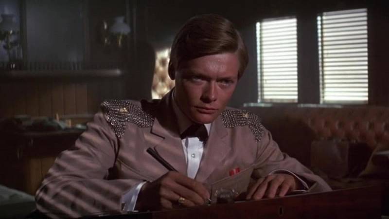 background Young Winston