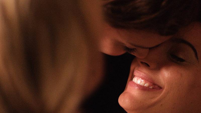 background Good Kisser