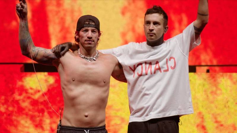 background Twenty One Pilots: More Than We Ever Imagined