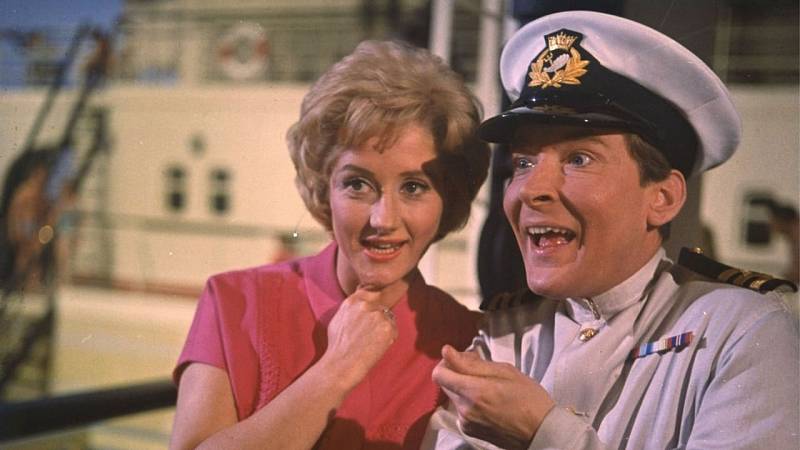 background Carry On Cruising