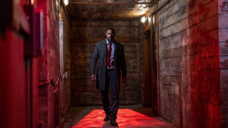 background Luther: The Fallen Sun