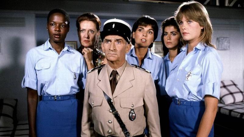 background Le gendarme et les gendarmettes