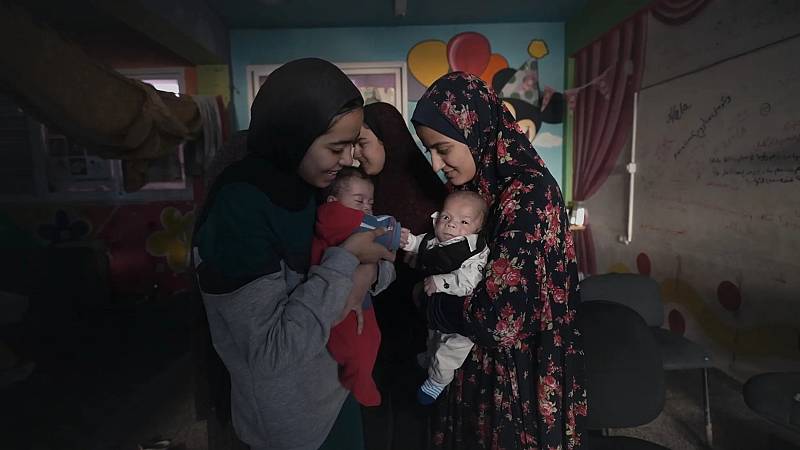background Gaza’s Twins, Come Back to Me