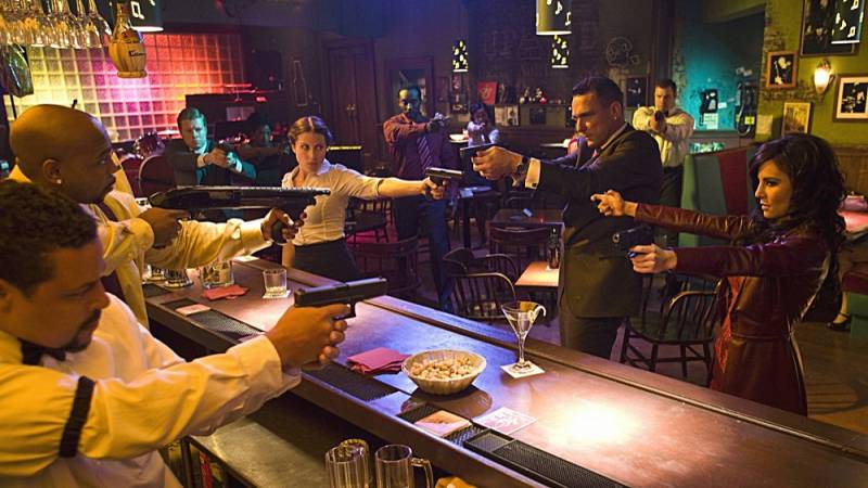 background Smokin' Aces 2: Assassins' Ball