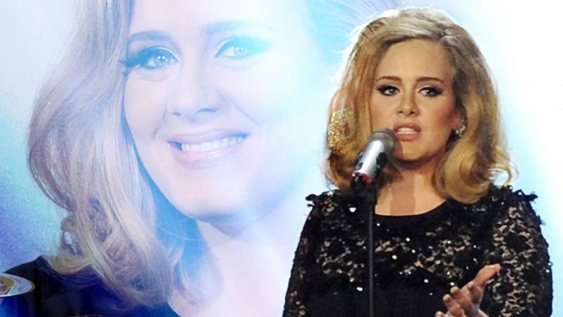background Adele: Someone Like Me