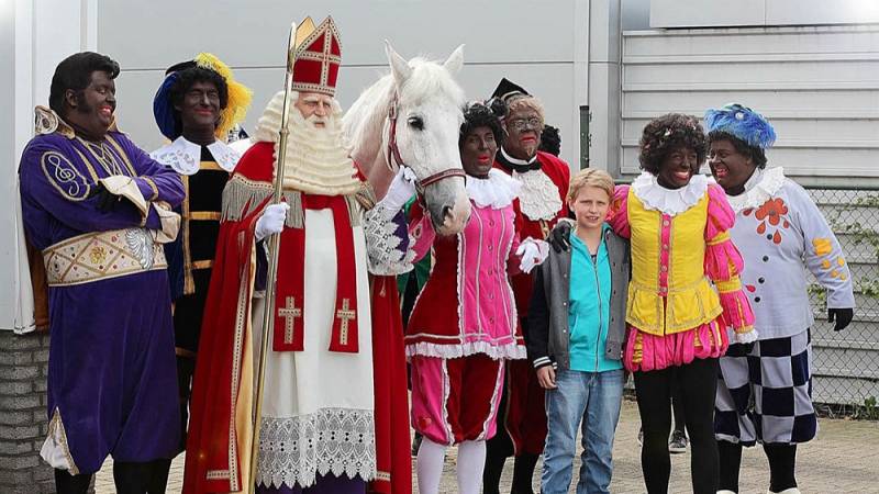 background De Club van Sinterklaas & het pratende paard