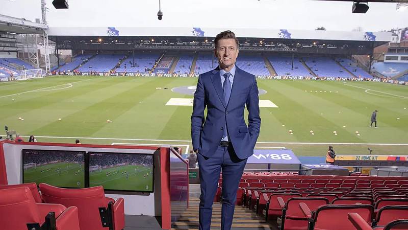 background Super Greed: The Fight for Football