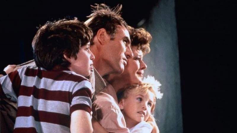 background Poltergeist II: the Other Side