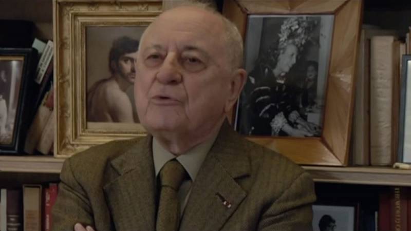 background L'Amour Fou