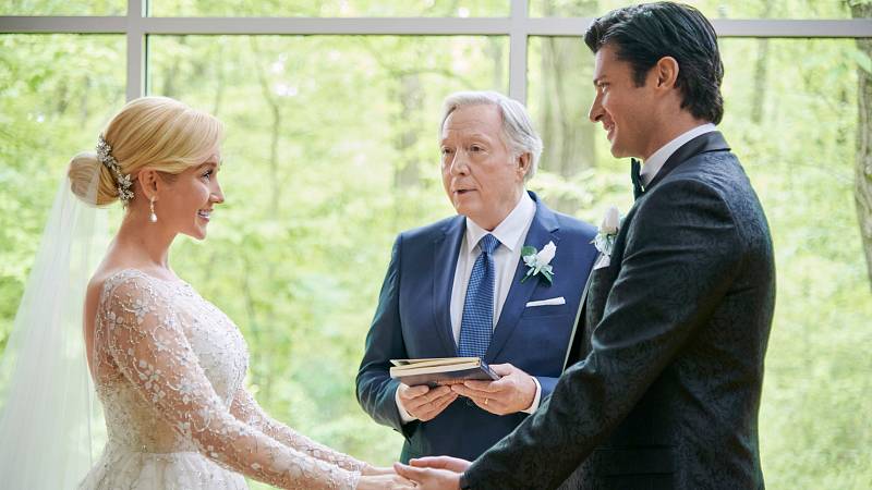 background Wedding At Graceland