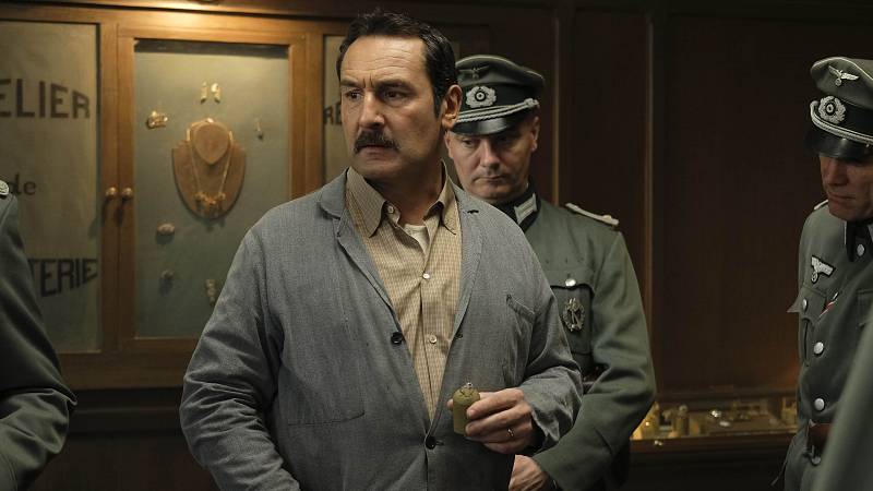 background Adieu Monsieur Haffmann
