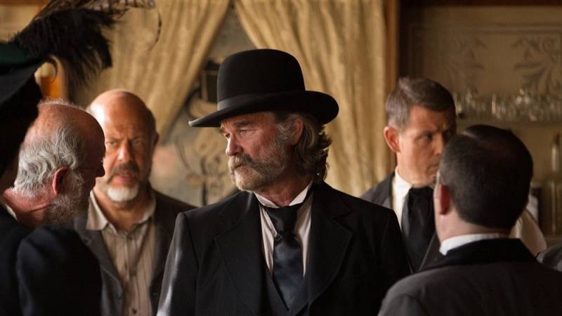 background Bone Tomahawk