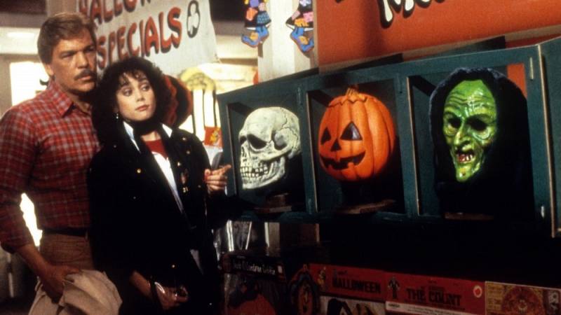 background Halloween III: Season of the Witch