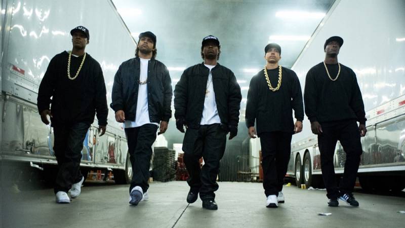 background Straight Outta Compton