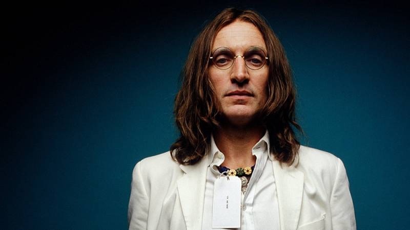 background Lennon Naked