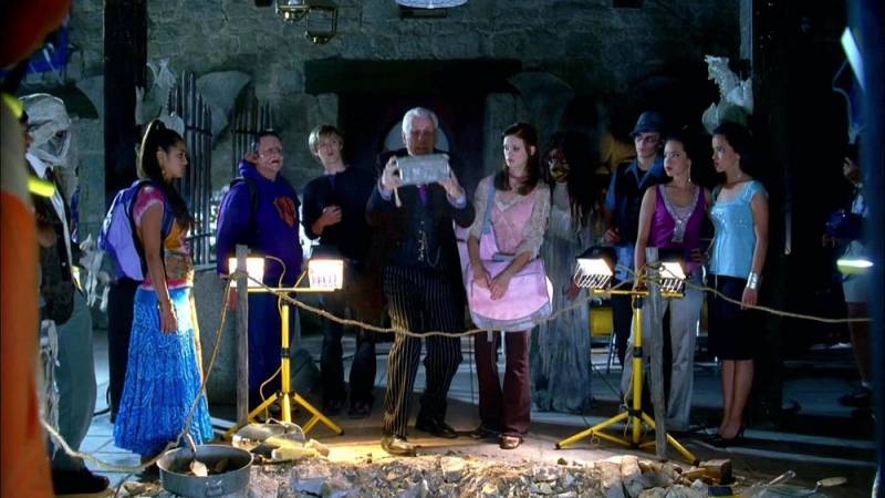 background Return to Halloweentown