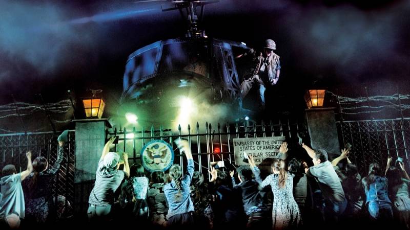 background Miss Saigon: 25th Anniversary Performance