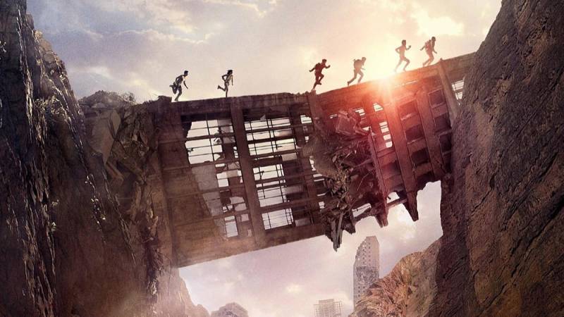 background Maze Runner: The Scorch Trials