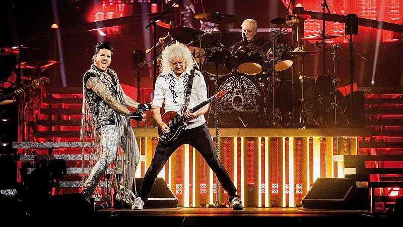 background Queen + Adam Lambert - Live Around The World