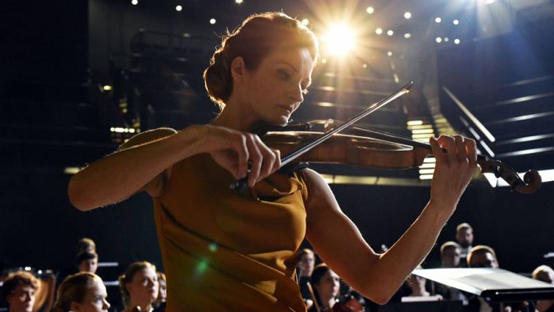 background The Violin Player