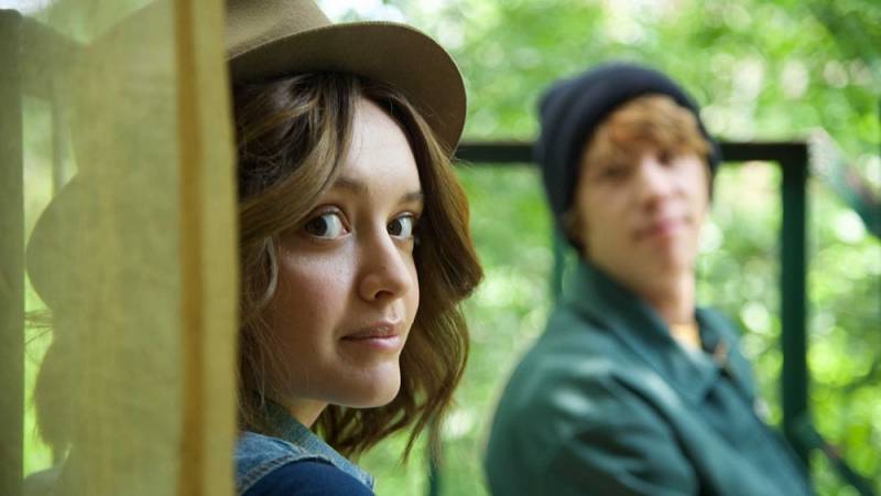 background Me and Earl and the Dying Girl