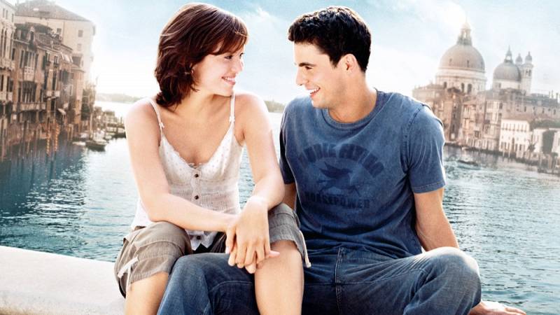 background Chasing Liberty