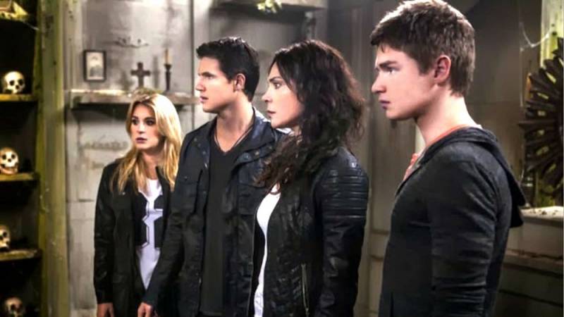 background The Hunters