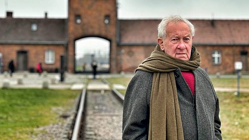 background Simon Schama: The Road To Auschwitz