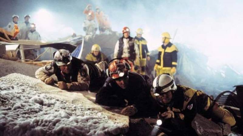 background Heroes' Mountain