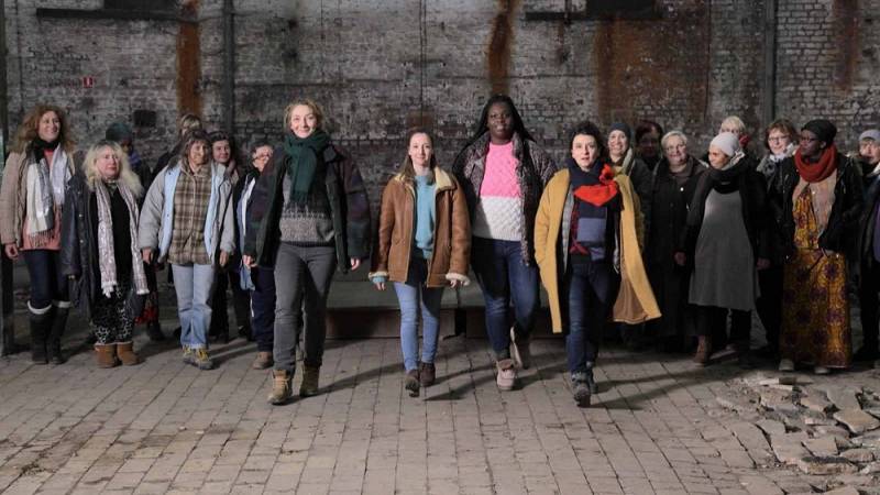 background Les Invisibles