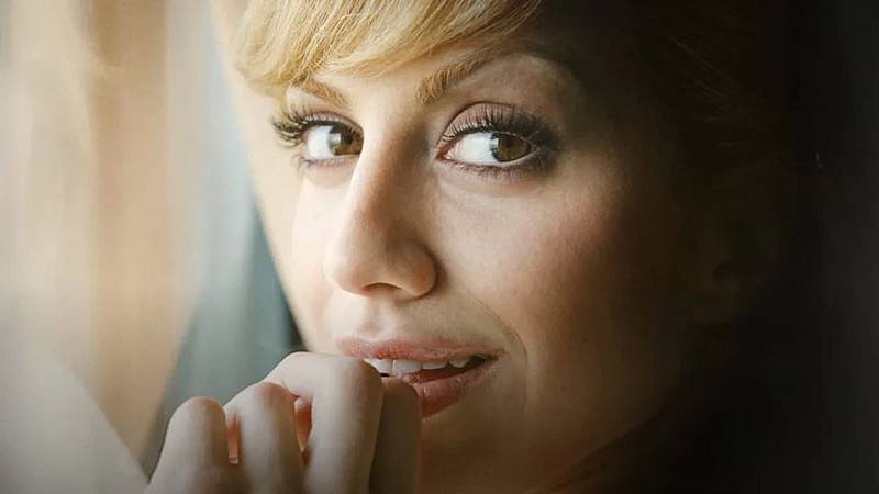 background What Happened, Brittany Murphy?