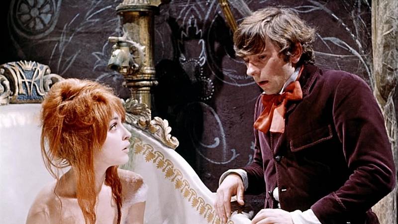 background The Fearless Vampire Killers